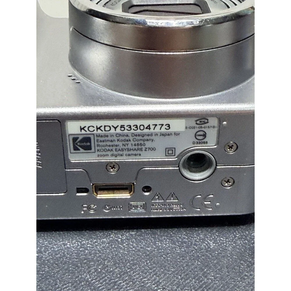 Kodak EasyShare Z700 4.0 MP 5x Digital Camera With SD Memory Card *tested*